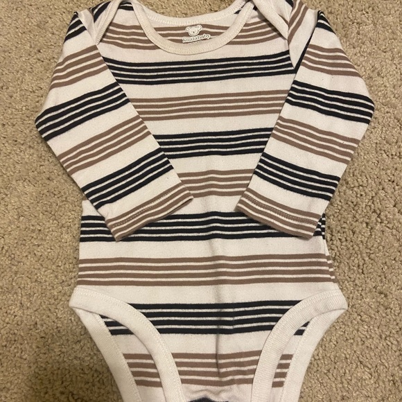 Kate Quinn baby onesie bundle - Picture 2 of 10